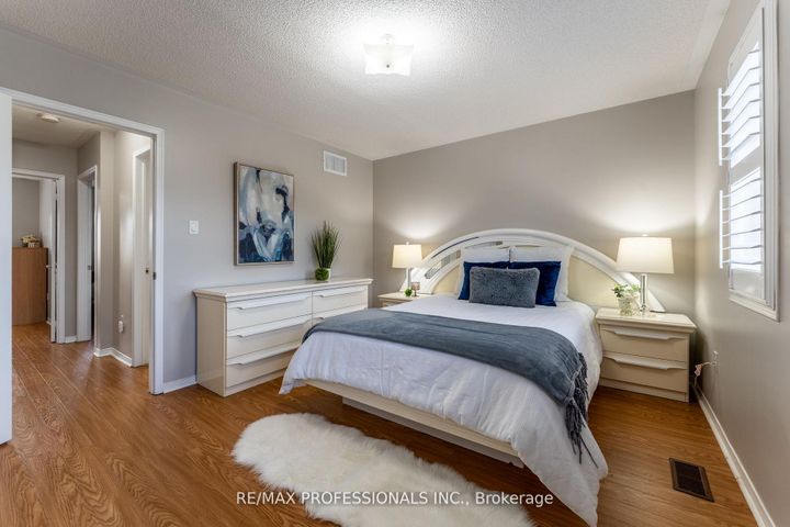 Photo 20 at 96 Lake Louise Drive, Fletcher's Meadow, Brampton