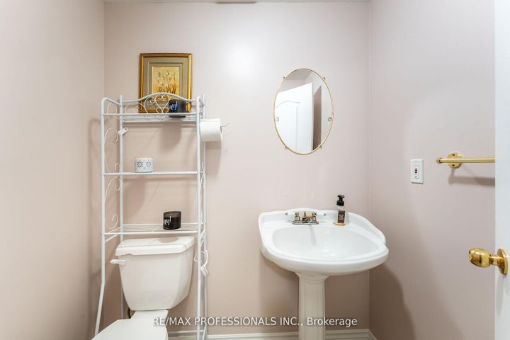 Photo 24 at 96 Lake Louise Drive, Fletcher's Meadow, Brampton