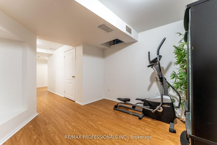 Photo 25 at 96 Lake Louise Drive, Fletcher's Meadow, Brampton