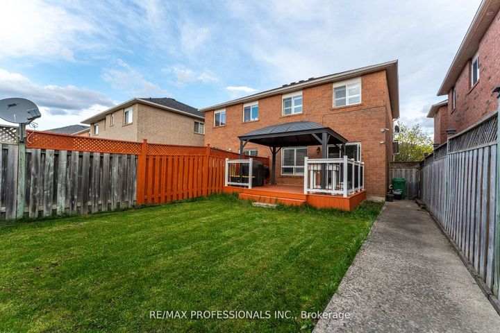 Photo 28 at 96 Lake Louise Drive, Fletcher's Meadow, Brampton