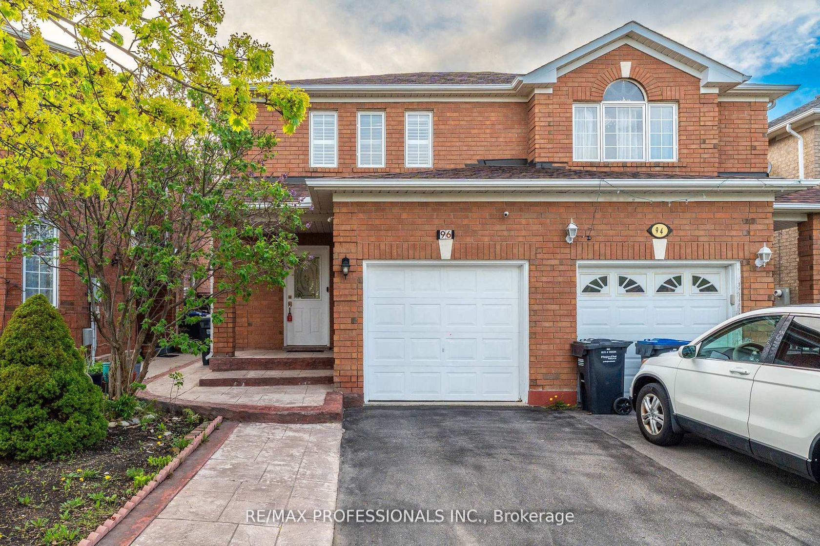 96 Lake Louise Drive, Fletcher's Meadow, Brampton 2