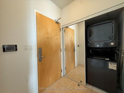 Photo 9 at 1710 - 65 Bremner Boulevard, Waterfront Communities C1, Toronto