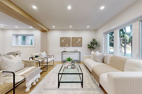 Photo 3 at 547 Melrose Avenue, Nortown, Toronto