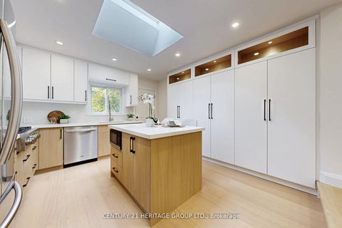 Photo 11 at 547 Melrose Avenue, Nortown, Toronto