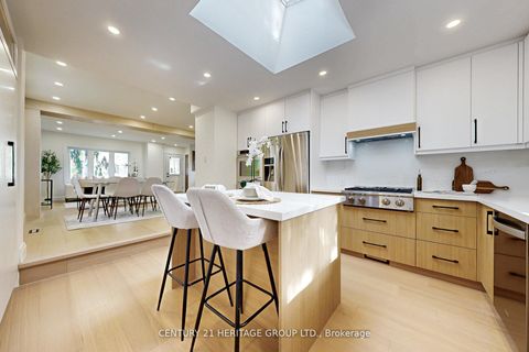 Photo 12 at 547 Melrose Avenue, Nortown, Toronto