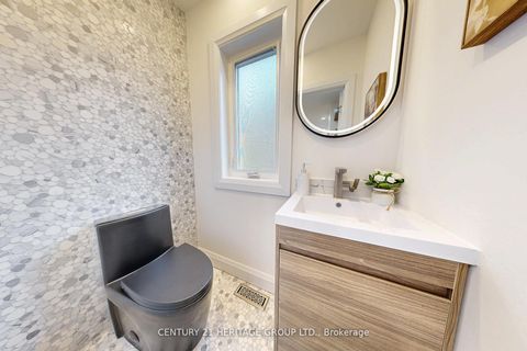 Photo 13 at 547 Melrose Avenue, Nortown, Toronto