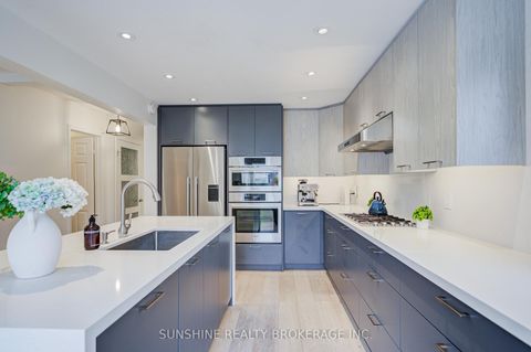 Photo 10 at 48 Ridware Crescent, Highland Creek, Toronto