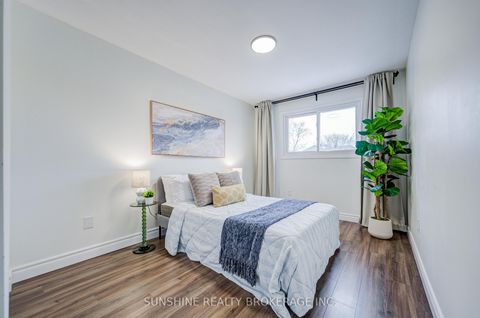Photo 17 at 48 Ridware Crescent, Highland Creek, Toronto