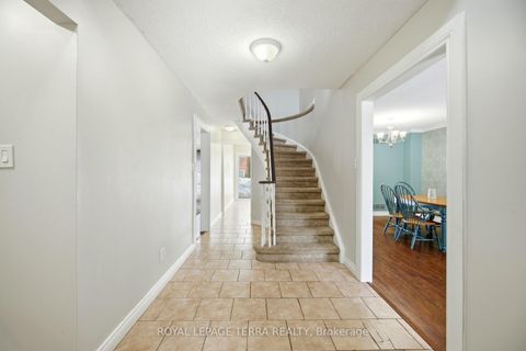 Photo 7 at 44 Carruthers Crescent, Grove East, Barrie