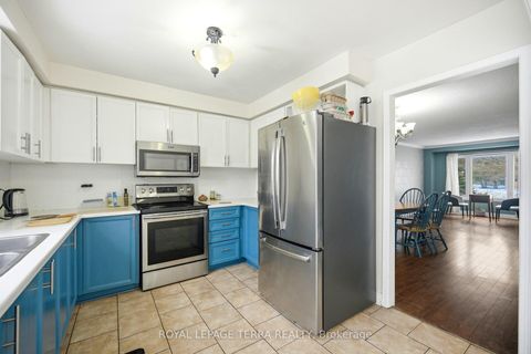 Photo 13 at 44 Carruthers Crescent, Grove East, Barrie