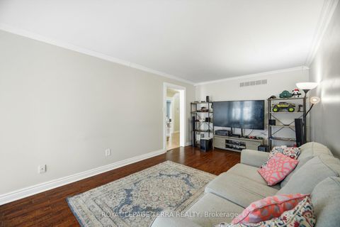 Photo 18 at 44 Carruthers Crescent, Grove East, Barrie