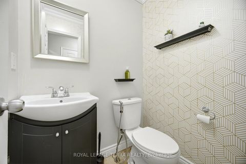 Photo 19 at 44 Carruthers Crescent, Grove East, Barrie