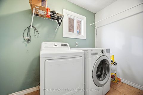 Photo 21 at 44 Carruthers Crescent, Grove East, Barrie