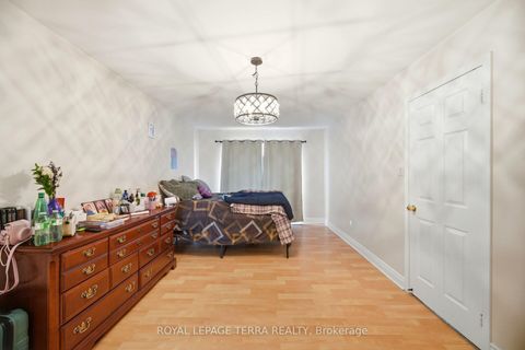 Photo 24 at 44 Carruthers Crescent, Grove East, Barrie