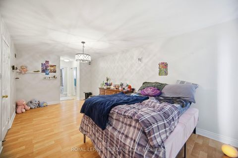 Photo 25 at 44 Carruthers Crescent, Grove East, Barrie