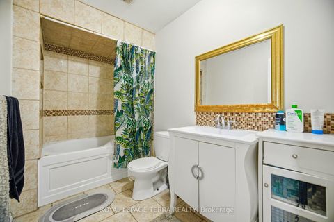 Photo 34 at 44 Carruthers Crescent, Grove East, Barrie