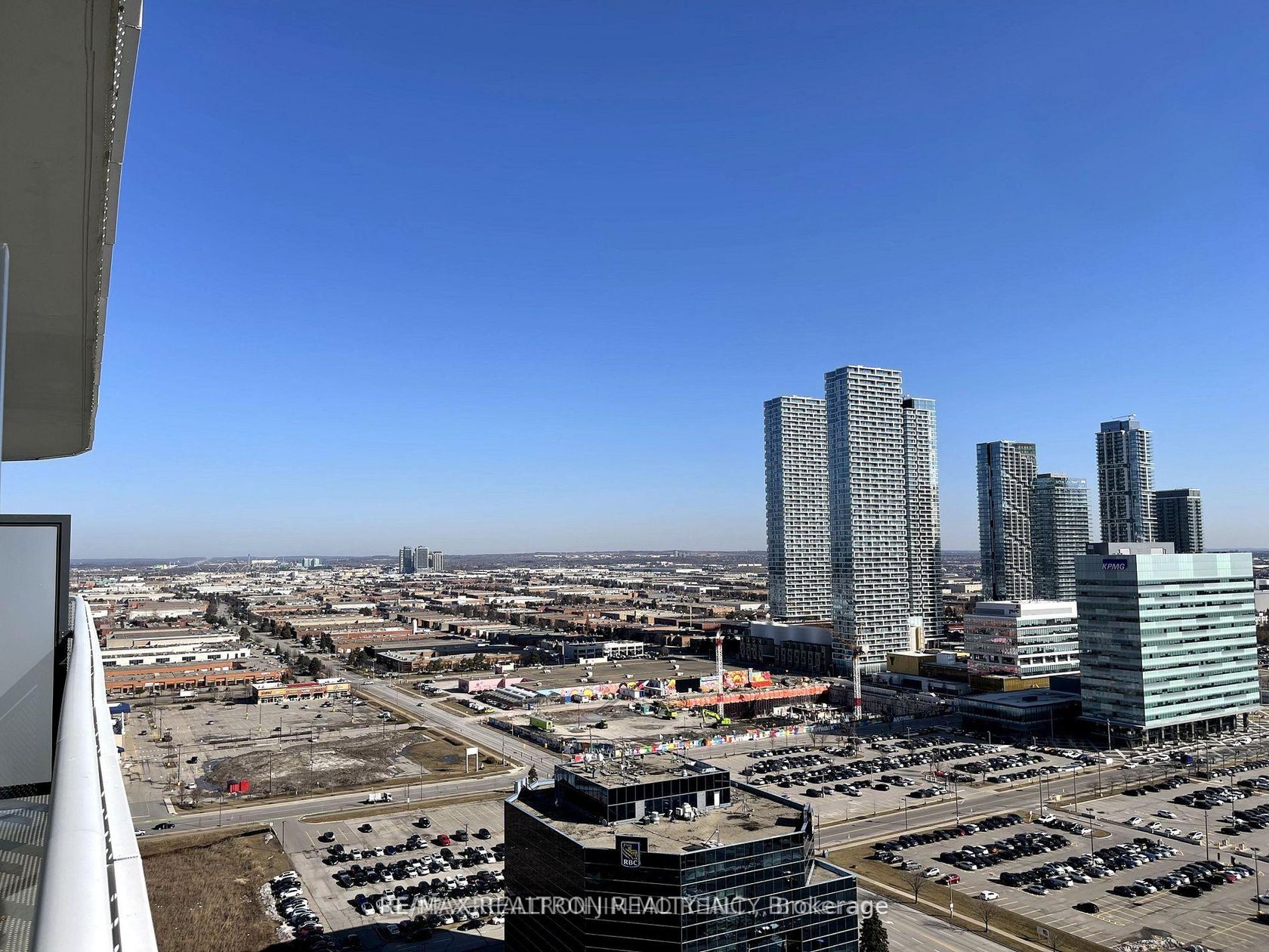 3501 - 225 Commerce Street, Vaughan Corporate Centre, Vaughan by Loree Meneguzzi Real Estate 3501 - 225 Commerce Street, Vaughan Corporate Centre, Vaughan