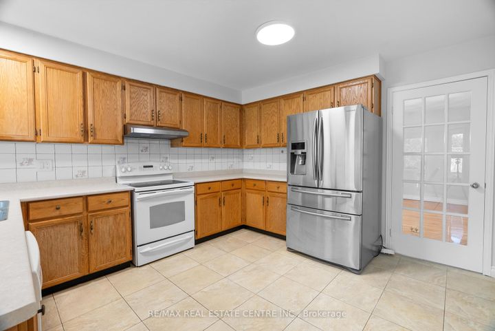 Photo 12 at 4623 Hewicks Lane, East Credit, Mississauga