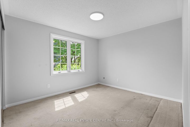 Photo 21 at 4623 Hewicks Lane, East Credit, Mississauga