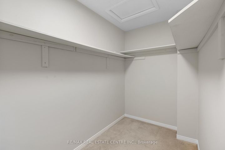 Photo 33 at 4623 Hewicks Lane, East Credit, Mississauga