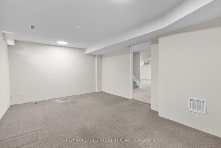 Photo 39 at 4623 Hewicks Lane, East Credit, Mississauga