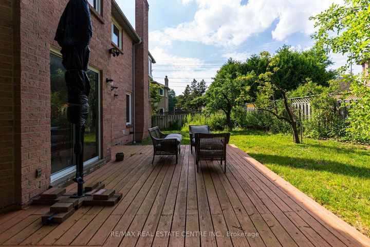 Photo 42 at 4623 Hewicks Lane, East Credit, Mississauga