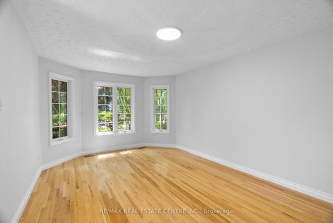 Photo 5 at 4623 Hewicks Lane, East Credit, Mississauga