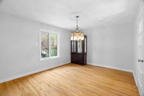 Photo 9 at 4623 Hewicks Lane, East Credit, Mississauga