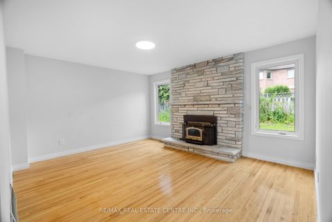 Photo 11 at 4623 Hewicks Lane, East Credit, Mississauga