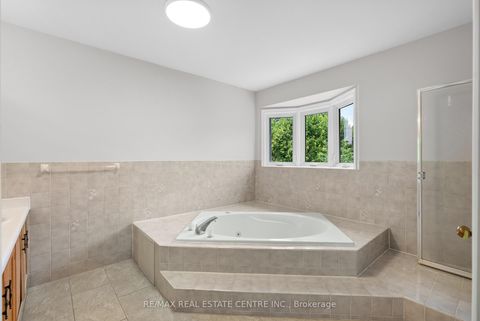 Photo 31 at 4623 Hewicks Lane, East Credit, Mississauga