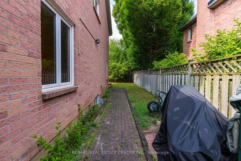 Photo 40 at 4623 Hewicks Lane, East Credit, Mississauga