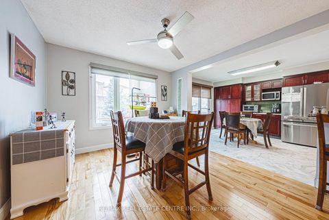 Photo 10 at 4322 Waterford Crescent, Hurontario, Mississauga