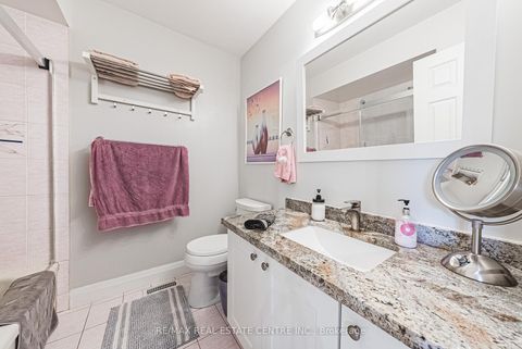 Photo 21 at 4322 Waterford Crescent, Hurontario, Mississauga