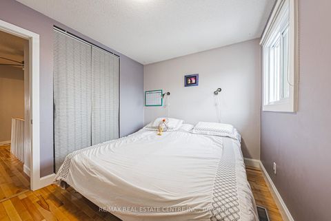 Photo 27 at 4322 Waterford Crescent, Hurontario, Mississauga