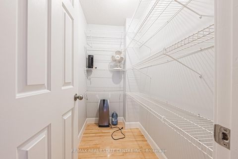 Photo 28 at 4322 Waterford Crescent, Hurontario, Mississauga