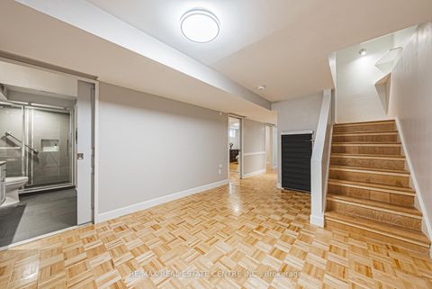 Photo 32 at 4322 Waterford Crescent, Hurontario, Mississauga