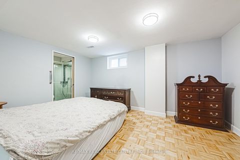 Photo 34 at 4322 Waterford Crescent, Hurontario, Mississauga