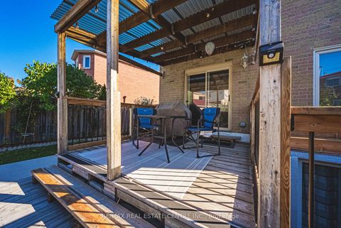 Photo 39 at 4322 Waterford Crescent, Hurontario, Mississauga