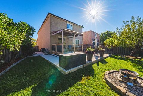 Photo 41 at 4322 Waterford Crescent, Hurontario, Mississauga