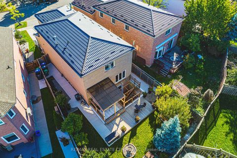 Photo 45 at 4322 Waterford Crescent, Hurontario, Mississauga