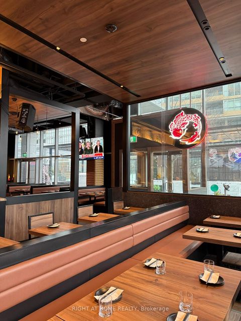 Photo 2 at 92 Fort York Boulevard, Waterfront Communities C1, Toronto