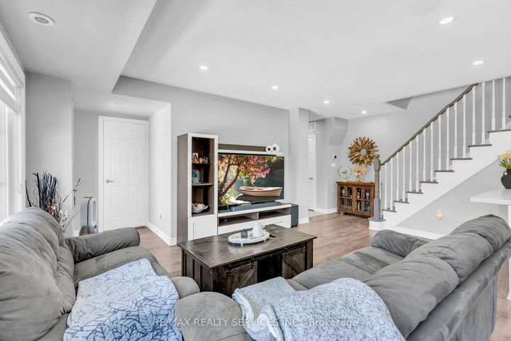 Photo 8 at 185 - 200 Veterans Drive, Northwest Brampton, Brampton