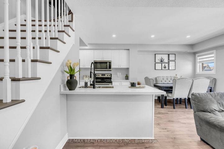 Photo 9 at 185 - 200 Veterans Drive, Northwest Brampton, Brampton