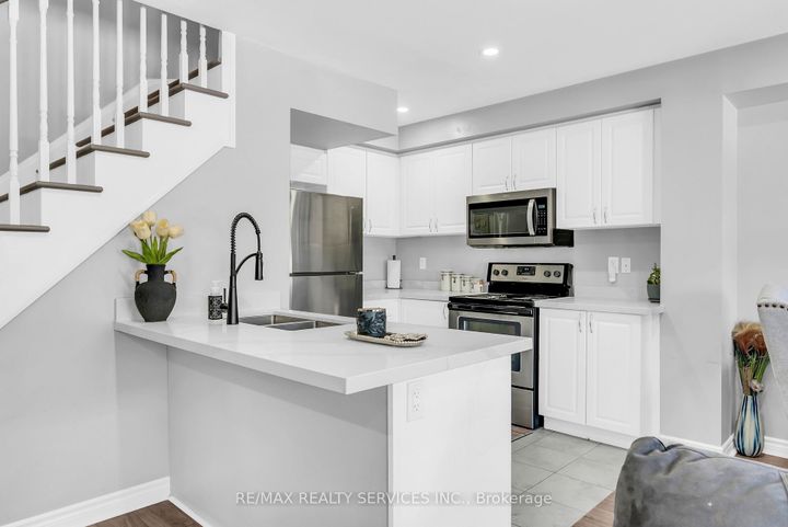 Photo 10 at 185 - 200 Veterans Drive, Northwest Brampton, Brampton