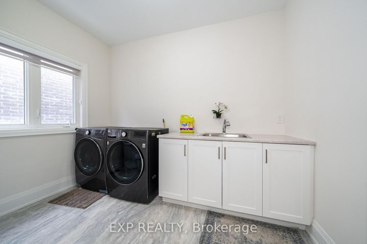 Photo 26 at 121 Milky Way Drive, Observatory, Richmond Hill