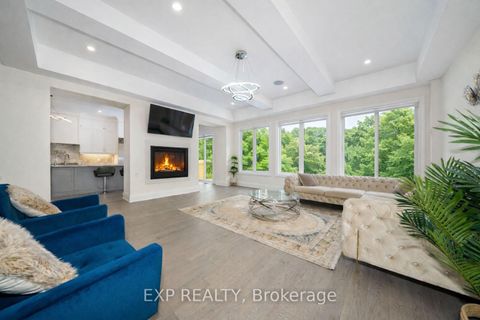 Photo 7 at 121 Milky Way Drive, Observatory, Richmond Hill