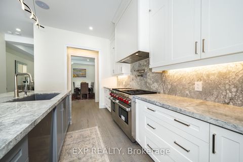 Photo 11 at 121 Milky Way Drive, Observatory, Richmond Hill