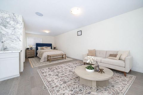 Photo 40 at 121 Milky Way Drive, Observatory, Richmond Hill