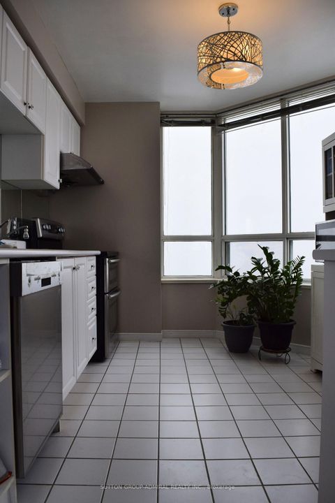 Photo 12 at SPH05 - 5001 Finch Avenue E, Agincourt North, Toronto