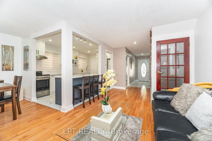 Photo 9 at 27 Woodsview Avenue, Clairville, Toronto